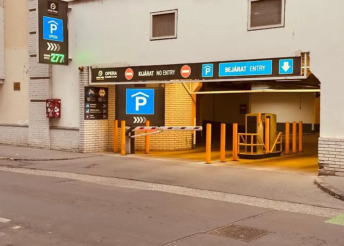 Opera Отель *