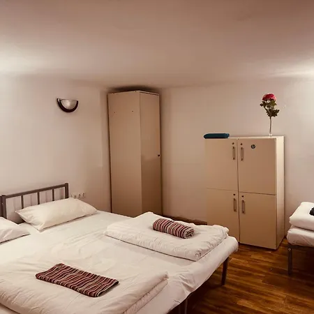 Hotel Opera *